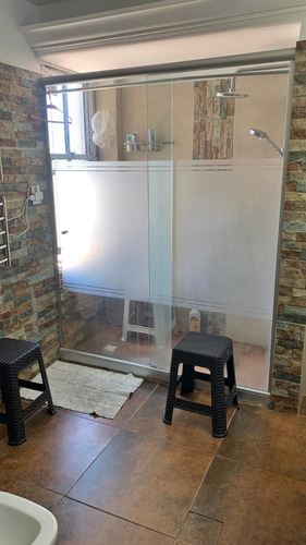 Venta Apto. En Centro, 3 Dorm, Piso Alto, Calefacción Ctrl. Agua Caliente Central, Vig 24hs.