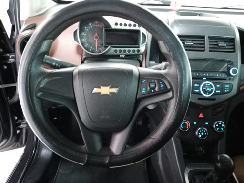 Imagen 9 de 15 de Chevrolet Sonic 2015 1.6 Lt Mt