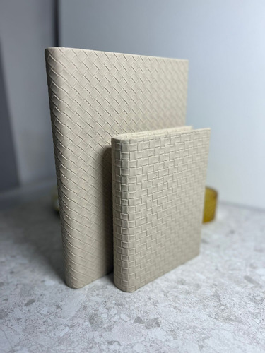 Caixa Livro Em Mdf Com Revestimento Pu Mart Off White P Liso