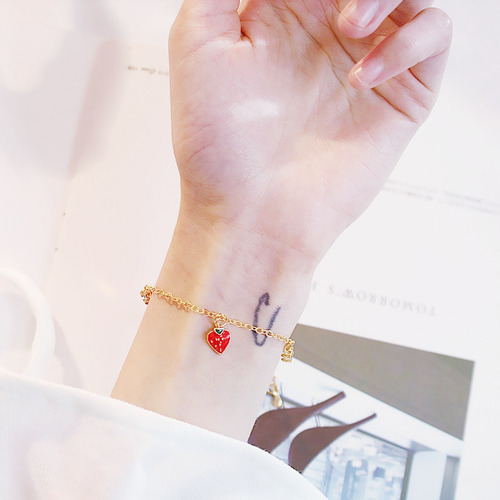 Pulsera De Fresa Con Forma De Corazón Dulce Y Circonitas Peq