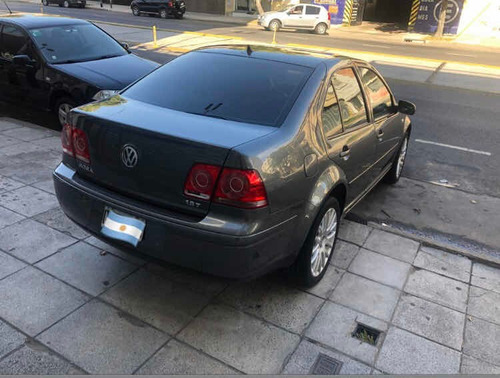 Volkswagen Bora 1.8 Highline T Tiptronic Cuero 2013