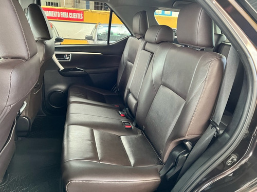 Toyota SW4 Toyota SW4 2.8 TDI SRX 7L 4x4 (Aut) (Diesel)