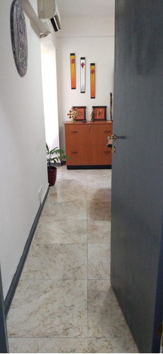 Imagen 2 de 9 de Oficina Muy Comoda Y Accesible