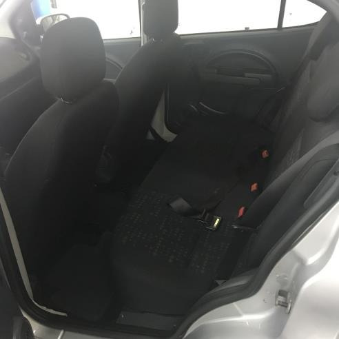 Fiat Uno Vivace 1.0 2016 - Zero De Entrada Completo