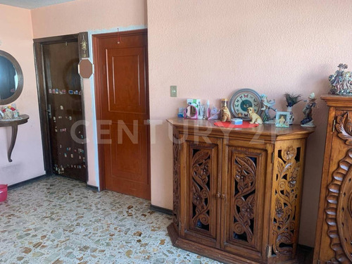 Casa Con Terreno En Renta, San Pablo Tepetlapa, Coyoacán