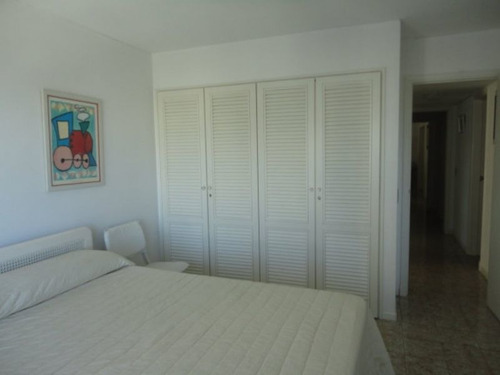 Venta De Apartamento 3 Dormitorios En Playa Mansa