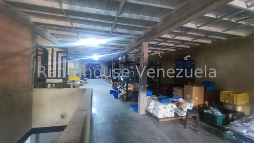 Gisselle Lobo Tiene Edificio Comercial En Venta En Zona Centro De Barquisimeto 2 Niveles Amplios Espacios Portones Puertas De Seguridad Tanque Subterraneo De 8000 Litros Camaras Seguridad 2 5 8 0 2 0