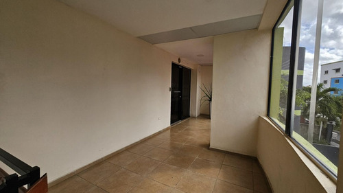 Edificio Comercial Con Nave Industrial En Venta Amueblada, En Autop, Duarte, Santo Domingo, 2niveles