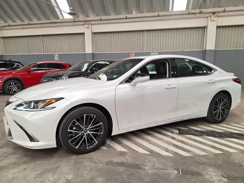 Lexus ES 4p 300H HEV L4/2.5 Aut