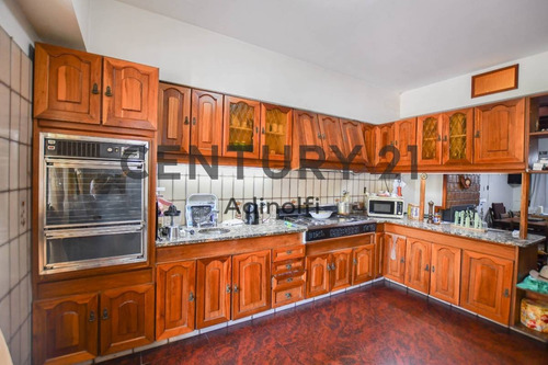 Imagen 21 de 30 de Calle 55 E/ Diag. 74 Y 14 - Casa En Venta Con Pileta Y Parque -