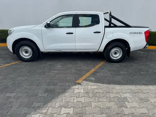 Nissan Np300 2020
