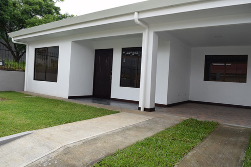 Imagen 2 de 14 de Casa 1 Piso Con Amplia Zona Verde Residencial Brisas Del Rio