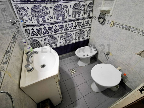 Imagen 3 de 7 de Departamento En Venta Con Patio Y Cochera