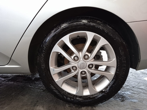 Imagem 11 de 11 de Kia Cerato 1.6 2011 Completo
