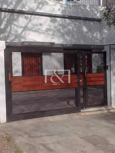 Venta Casa 5 Dormitorios Con Garage En Tres Cruces