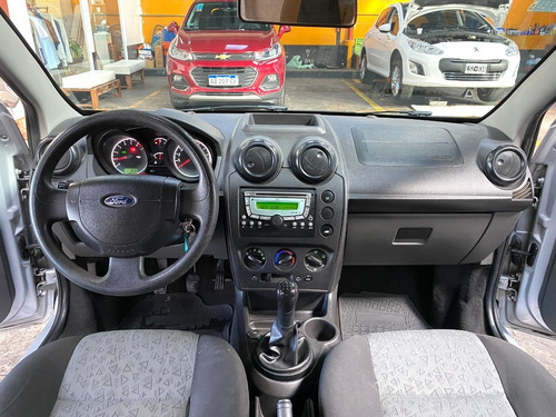 Imagen 12 de 24 de Ford Fiesta Max 1.6l Edge Plus 2013