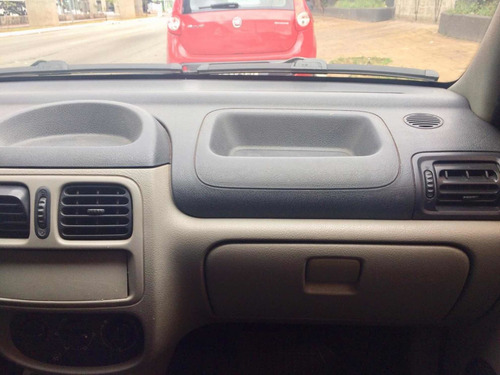 Renault Clio 2004 1.0 8v Authentique 3p