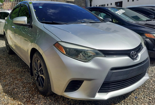 Toyota Corolla 2015 Le En Piel Con Poco Uso Y Super Cuidado