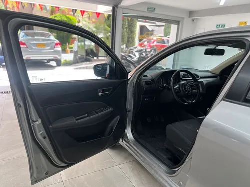 Suzuki Swift Dziere Mt 2023