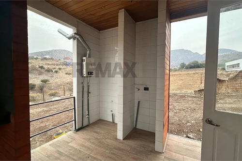 C. Hacienda Chacabuco Casa En Parcela 3 Dorm.