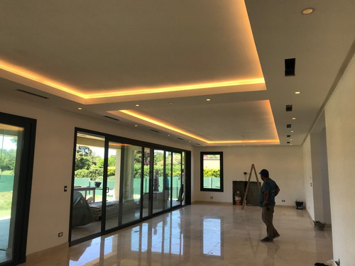 Imagen 2 de 4 de Tira Led Calida Con Driver Ideal Gargantas 15metros