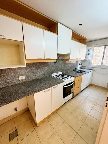 Departamento Con Cochera Propia A La Venta !