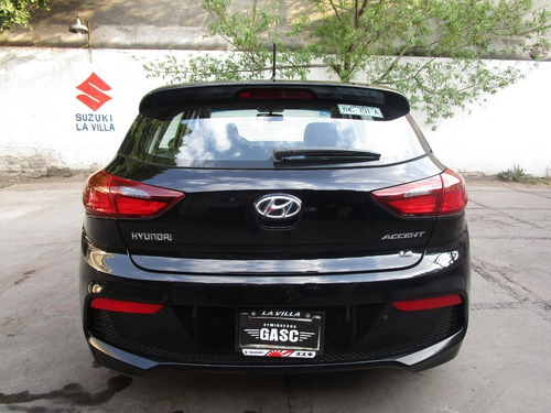 Imagen 14 de 15 de Hyundai Accent 5p Gls 1.6l,ta,a/ac.aut.,ve,piel,ra17