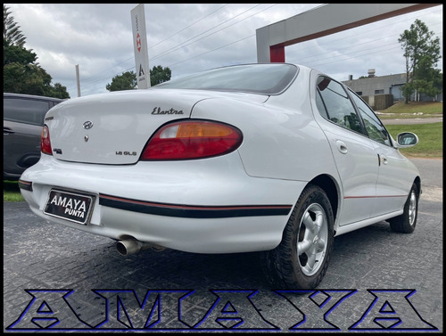 Hyundai Elantra 1.8i Gls Amaya