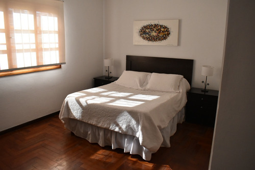 Casa Con Pileta A 100 Mts Del Cordoba Shopping Center