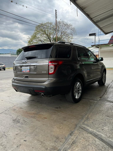 Imagen 6 de 14 de Ford Explorer Limited 4x4