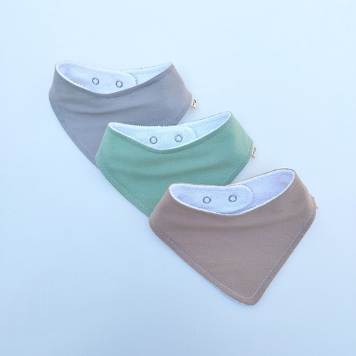 Imagen 5 de 10 de Babero Bandana Liso Doble Broche Somos Fabricantes