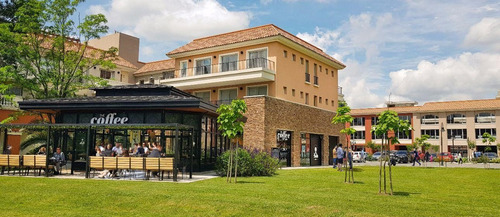 Local En Alquiler En Pueblo Caamaño, Pilar, G.b.a. Zona Norte