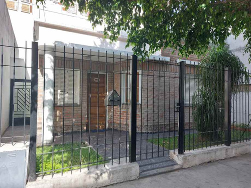 Casa En Venta En Ramos Mejia Sur