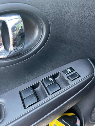 Imagen 14 de 15 de Nissan Versa 2017 1.6 Advance Mt
