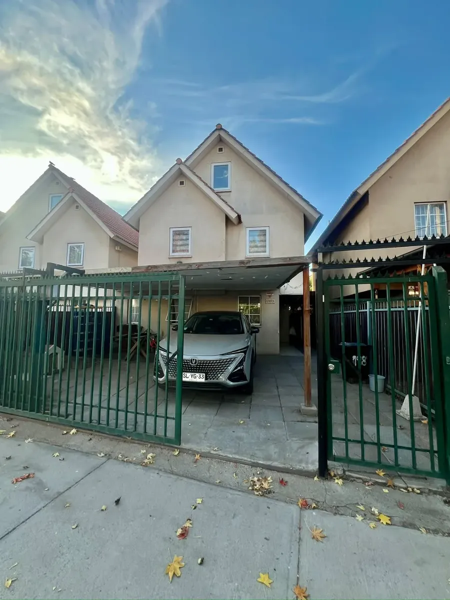Imagen 2 de 21 de Casa En Venta Huechura | Berta Correa 4d+3b+1sala + Piscina