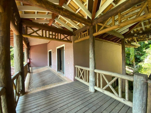 Imagem 7 de 21 de Pousada A Venda Em Ilhabela, Terreno 5.678,17m², Área Construída 1.878,57m², Casa Sede, Tres Chalés, Casa De Caseiro, Piscina, Quadra, Churrasqueira - Ch00277 - 71000977