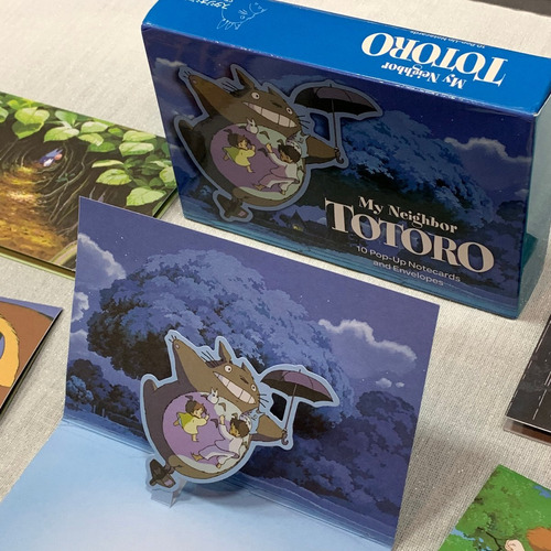 Imagen 5 de 9 de Mi Vecino Totoro: 10 Postales Pop-up Y Sobres