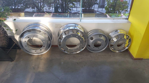Imagen 3 de 4 de Llanta Camion Aluminio 17.5x6.00 Eb 6 Agujeros + Valvula Eb