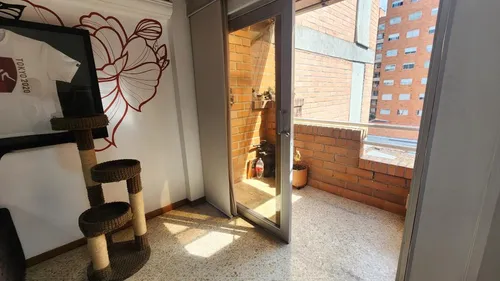 Apartamento En Venta En Conquistadores. Cod V12070