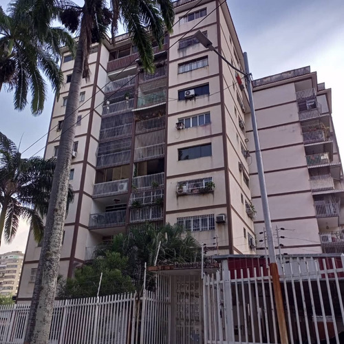 Apartamento En Venta Resd. Pechinenda  A  Urb. Camoruco -av. Bolívar Norte Valencia Carabobo Gh