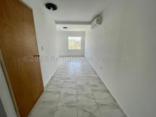 Maria E. Vende Espectacular Casa En Caminos De Tarabana, Lara#25-18443**