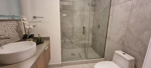 Casa En Venta, Ubicada En Colonial, Tijuana