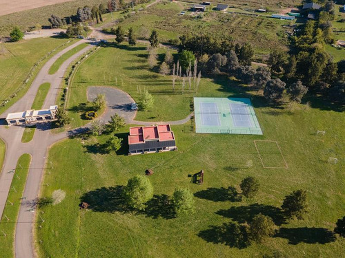 Lote De 1035 M2 En Venta En Barrio Mirabosques, Etapa I. Los Cardales.