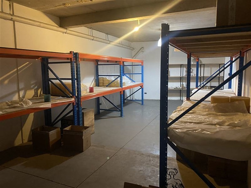 Imagen 9 de 11 de Gran Oficina Y/o Bodega En Venta En Recoleta