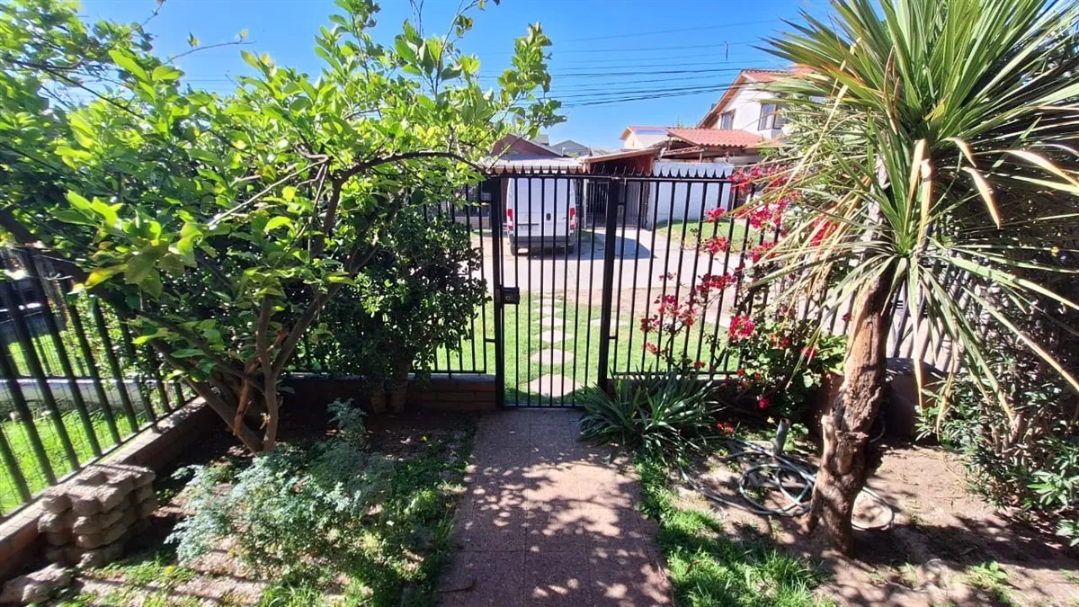 Imagen 3 de 26 de Casa En Venta De 4 Dorm. En Maipú