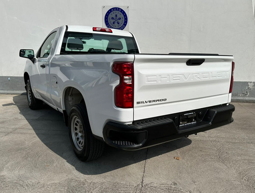 Chevrolet Silverado 4.3 V6 1500 WT Cabina Regular 4x2 At