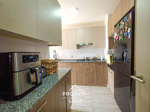 Departamento En Arriendo De 3 Dorm Con Patio Privado