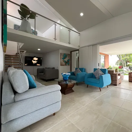 Casa En Arriendo En Vilas Verdes. Cod A8014639