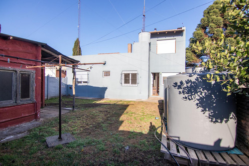 Casa En Av. Don Bosco