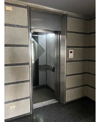 Vendo Apto 282m2 3h+s/4b/3p Valle Arriba 8361